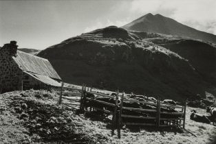 Le buron d’Eylac au pied du Puy-Mary - Cantal - 1973 ; © J.-Y. Populu