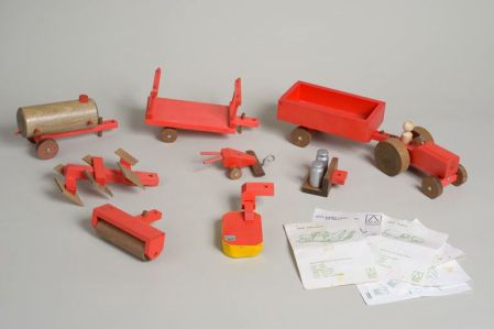 Tracteur (miniature) ; accessoires ; notices