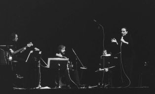 Musique de notre siècle la Grèce et Valéria Munarriz chante le tango argentin