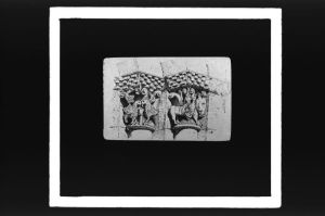 plaque de verre photographique ; chapiteaux de la porte de Martres, Drouyn Vav. gir. III, p. 151