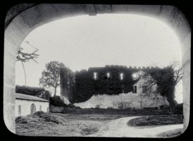 plaque de verre photographique ; Fargues, château pris de l’entrée
