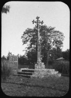 plaque de verre photographique ; Gironde, Sulpice d’Izon, croix de cimetière