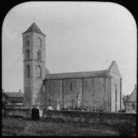 plaque de verre photographique ; St Georges-de-Montagne,  L’église et le clocher XII
