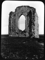 plaque de verre photographique ; Ordonnac, Abbaye de l’Isle, abside