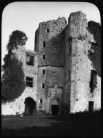 plaque de verre photographique ; château de Rauzan, Donjon XIV