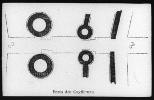 diapositive sur verre ; Plan de la porte de Cayffernan (Léo Drouyn) ; Porta deu Cayffernan (titre de l'œuvre reproduite)