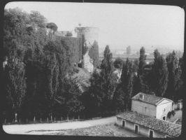 plaque de verre photographique ; La Réole, château des 4 Sos pris de la ville
