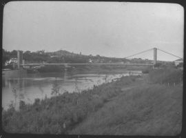 plaque de verre photographique ; La Réole, pont suspendu, côteau du Mirail