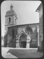 plaque de verre photographique ; Rions, Eglise Saint-Seurin : entrée rue Lavidon