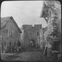 plaque de verre photographique ; Rions, Tour de l’Hian avant la restauration