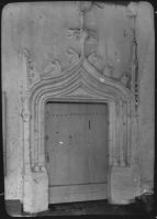 plaque de verre photographique ; Saint-Macaire, Porte du XV ème sous les couverts