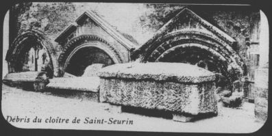 plaque de verre photographique ; Sarcophage du cloître Saint-Seurin