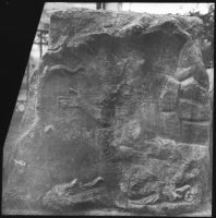plaque de verre photographique ; Bas-relief gallo-romain : scène maritime?, (Fouilles de la chambre de commerce 1921)