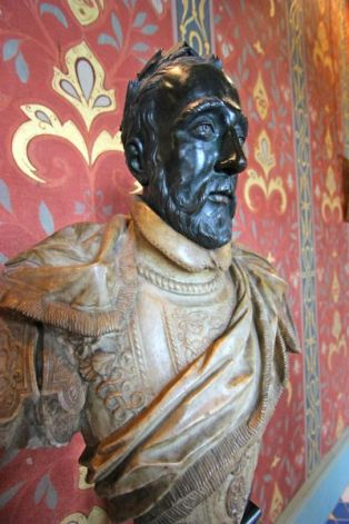 buste ; Henri II, roi de France (1519-1559)