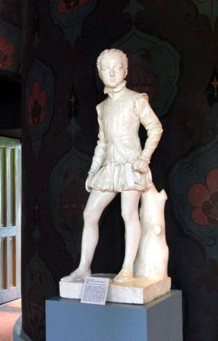Statue en pied ; Henry IV enfant