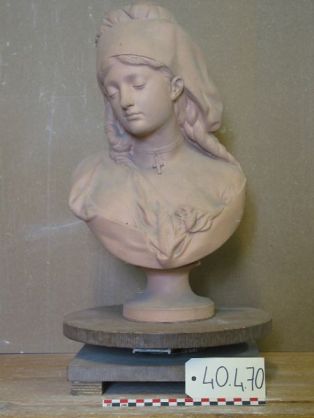 statue ; Buste de femme dit L’Innocence