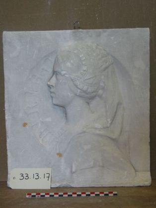 Bas relief ; Portrait de Melle Myriam Imaus