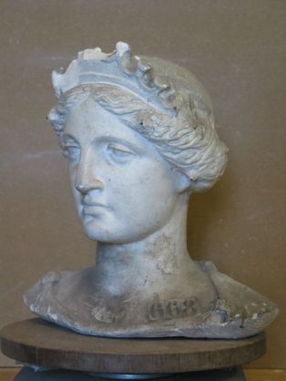 Buste ; Buste de jeune fille coiffée à l’antique et couronnée
