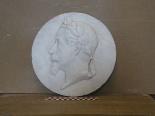 Médaillon ; Profil de Napoléon III couronné de lauriers
