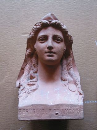 Statuette ; Buste de Marianne