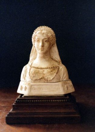Statuette ; Buste de Claude de France