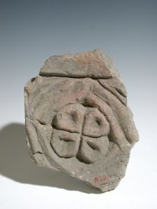 Fragment de décor de stuc (A.384)