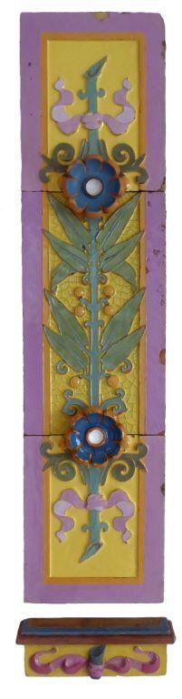 plaque décorative (élément) ; pilastre