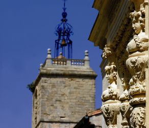 Maison des Trois Nourrices et clocher de la basilique St-Paul ; © DESCHAMPS Gilles ; © Ville de Narbonne ; ©  Palais-Musée des Archevêques de Narbonne