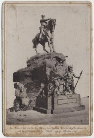 Zur Erinnerung an die Enthüllung des Kaiser Friedrich-Denkmals