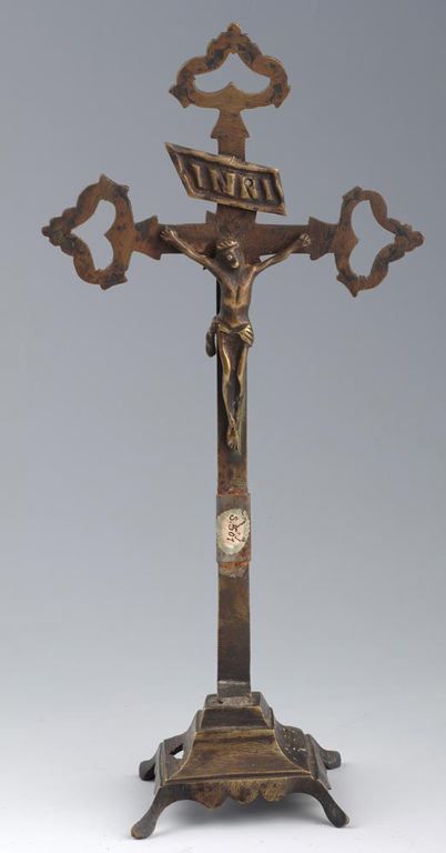 crucifix ; croix latine