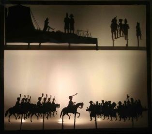 marionnettes d'ombres ; Théâtre d'ombres itinérant ; Théâtre d’ombres itinérant (2001.2)