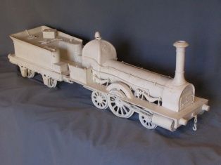 locomotive ; maquette ; Locomotive en porcelaine (2008.5.1)