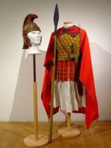 costume d'homme ; costume de Misandre ; Costume de Longin (2007.4.6 ; Non déterminé)