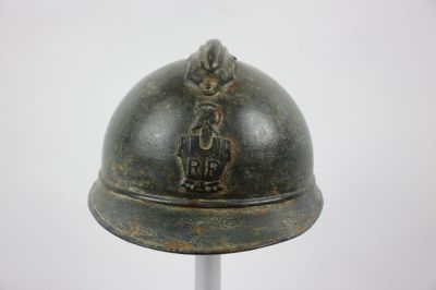 Casque Adrian modèle 1915 avec insigne du génie.