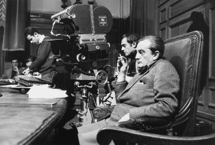 "Cinéma", Luchino Visconti, Tournage de « L'Étranger » ; © Marquis Jean