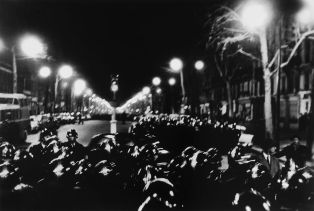 "Manifestations", Manifestation contre la guerre d'Algérie, Paris, 1962 ; © Marquis Jean