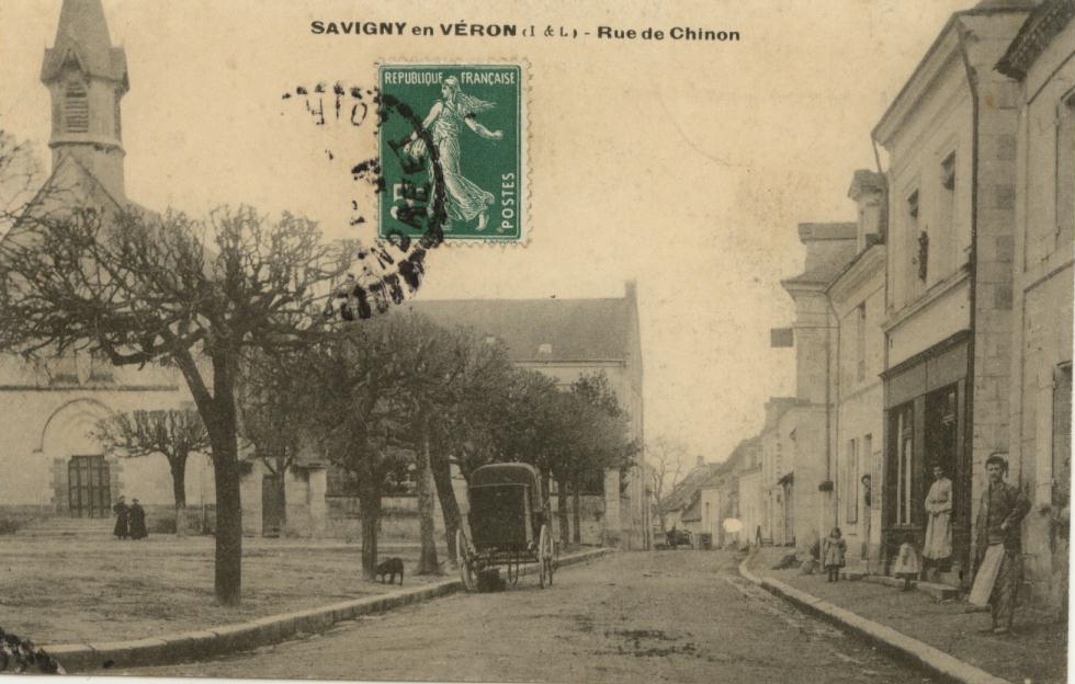 SAVIGNY en VÉRON (I.-&-L.) - Rue de Chinon