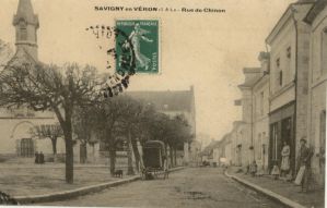 SAVIGNY en VÉRON (I.-&-L.) - Rue de Chinon