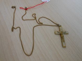 collier; crucifix ; © Musée des Beaux-Arts de Chartres