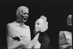 Pourquoi pas Brecht spectacle cabaret théâtre de Bourgogne ; © Titulaire(s) des droits : MC2 Grenoble