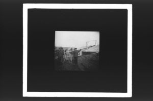 plaque de verre photographique ; Pau, Morane monte dans sa Blériot