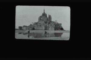 plaque de verre photographique ; Mont-Saint-Michel (Le) : vu côté est