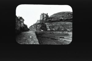 plaque de verre photographique ; Pléneuf-Val-André : un coin de rochers