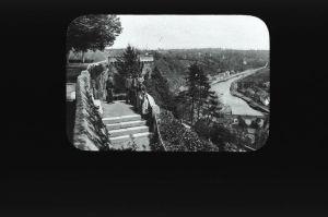 plaque de verre photographique ; Dinan : tour Sainte-Catherine, la Rance