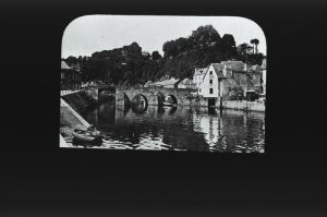 plaque de verre photographique ; Dinan : le vieux pont