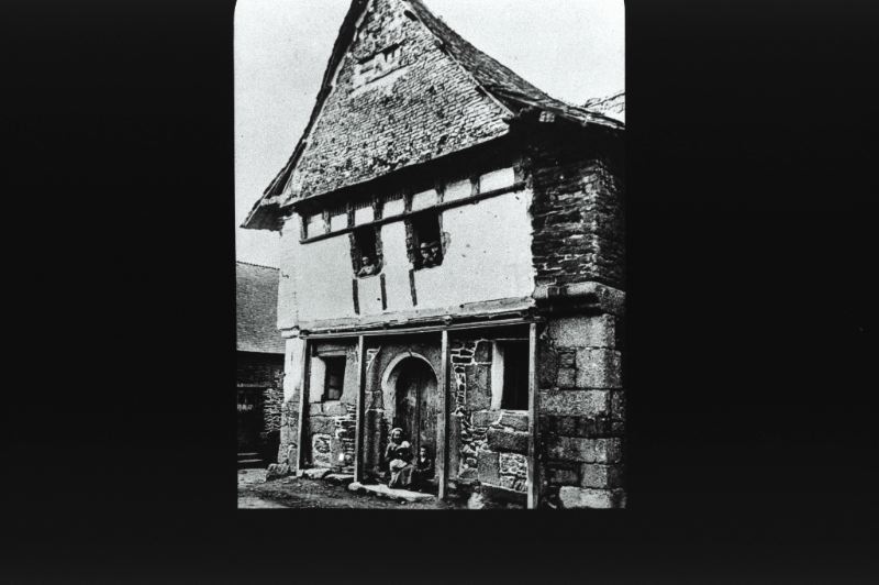 plaque de verre photographique ; Corlay : maison du XVème