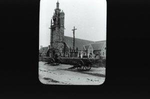 plaque de verre photographique ; Ploubezre : église