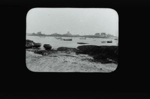 plaque de verre photographique ; Trégastel : rochers sur le littoral