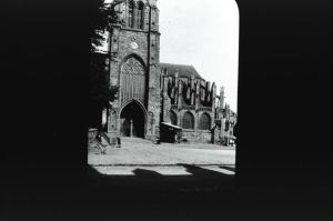 plaque de verre photographique ; Tréguier : cathédrale : le choeur