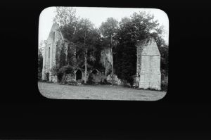 plaque de verre photographique ; Jugon-les-Lacs : abbaye de Bosquen : ensemble